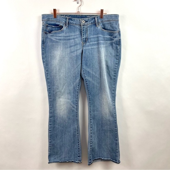 Levi's Demi Curve Skinny Boot Jeans Medium Wash 32 X 30 - Picture 1 of 14